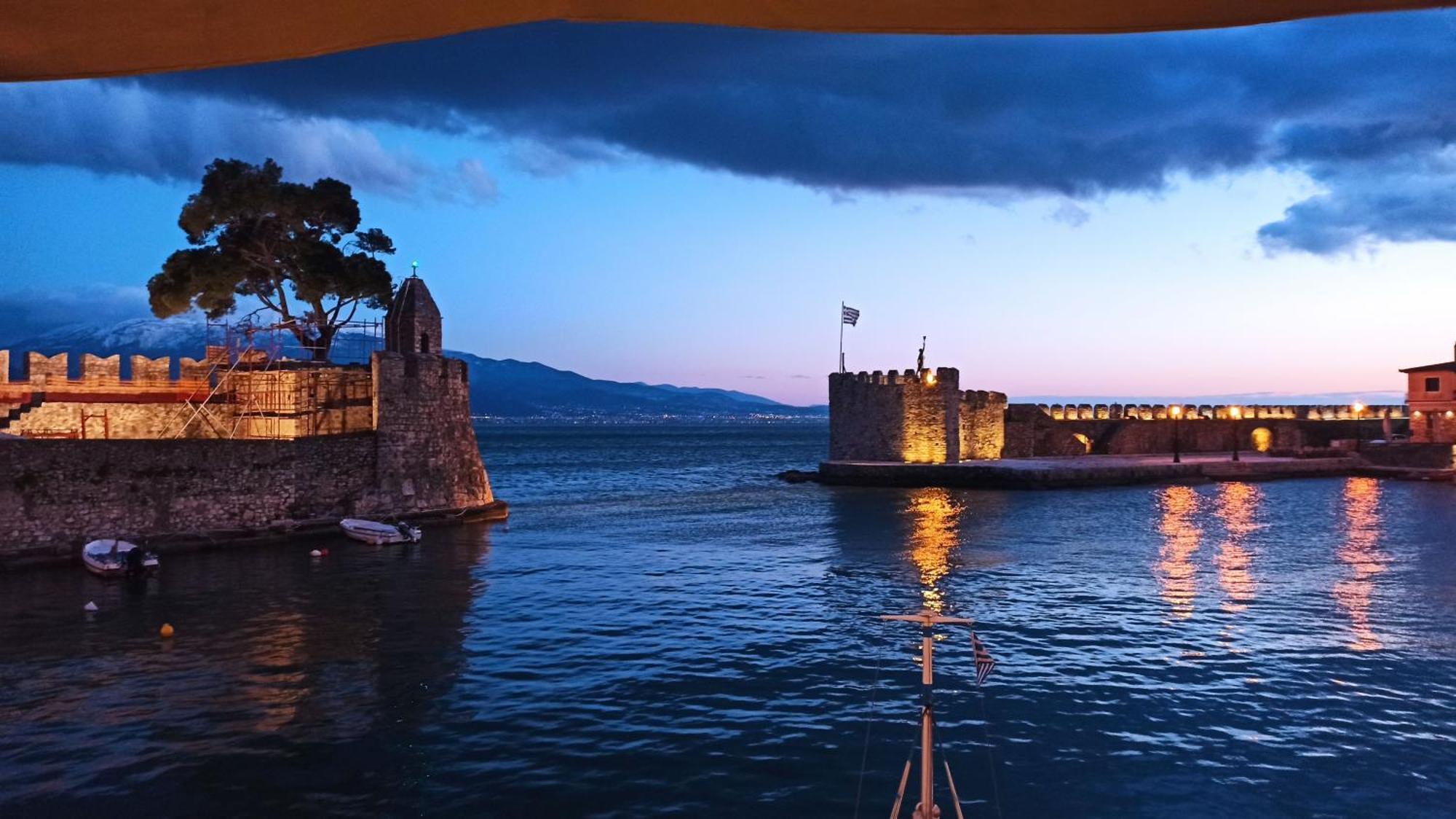 Nafpaktos Cottage By The Sea For Travelers And Dreamers! Exterior photo